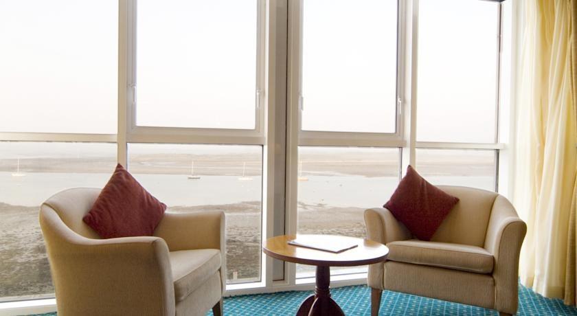 Hotel The Grand Malahide Bagian luar foto